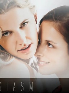 Amber & Antonia Sainz